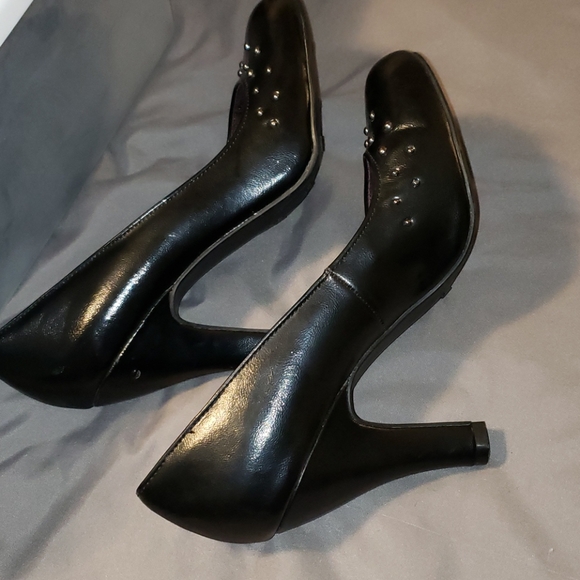 L. E. I. Heels free with another purchase! - Picture 4 of 10